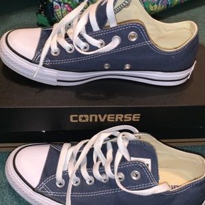 Navy blue converse